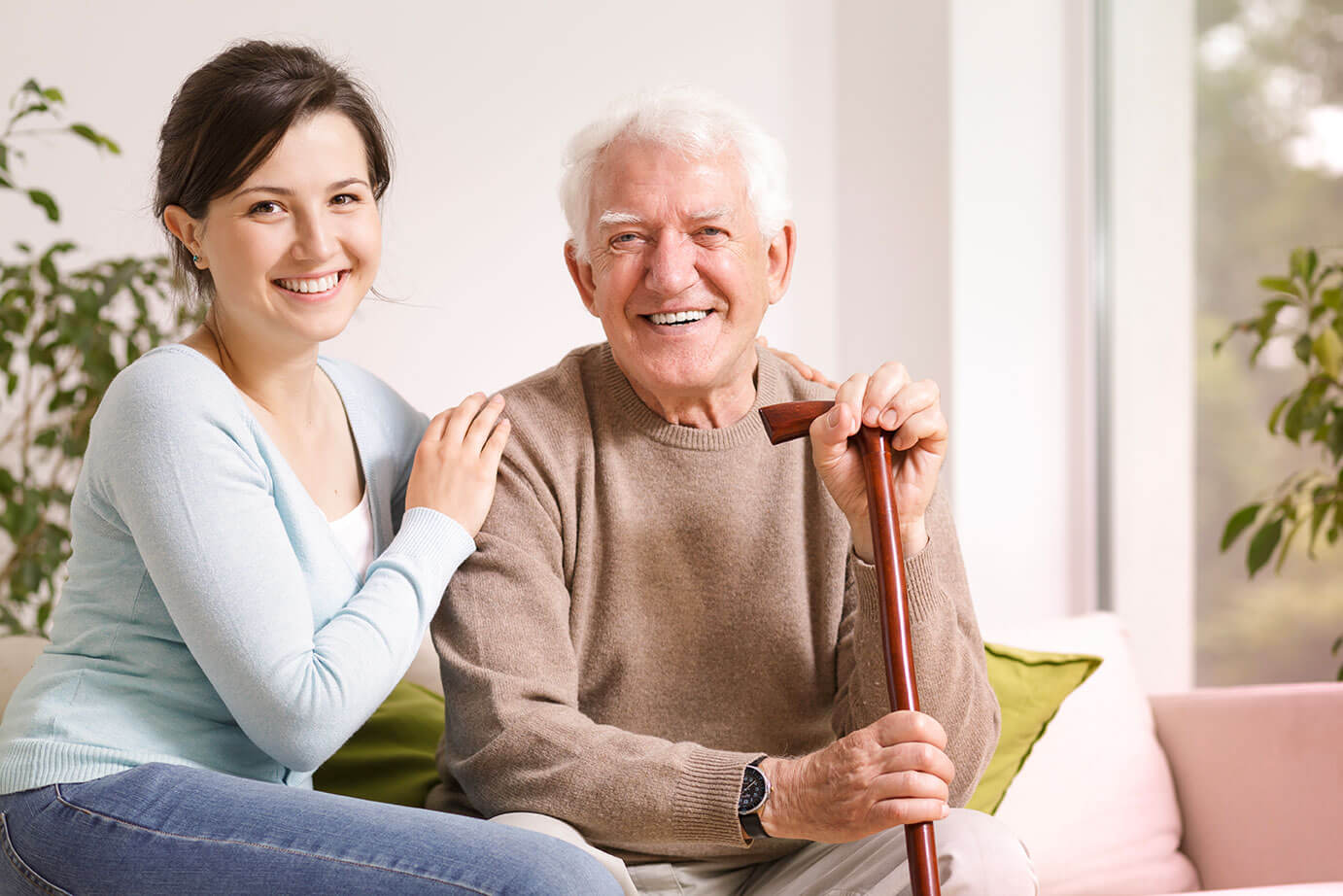 Guida alla scelta del miglior bastone per anziani - Famiglia Riunita